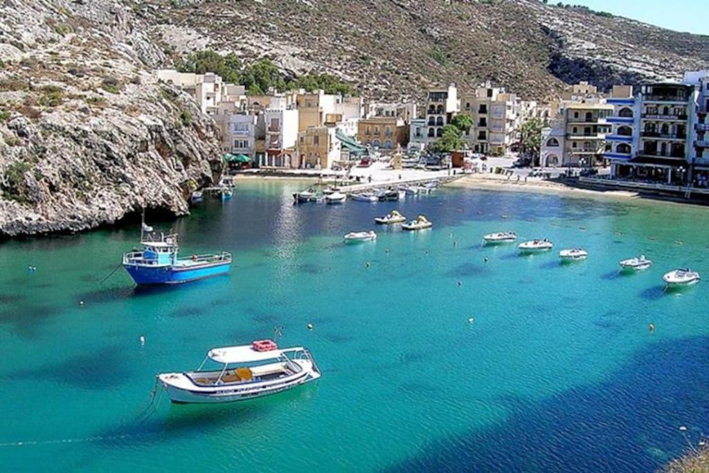 Seafront Penthouse With Terrace In Xlendi, Gozo Apartment Exterior photo
